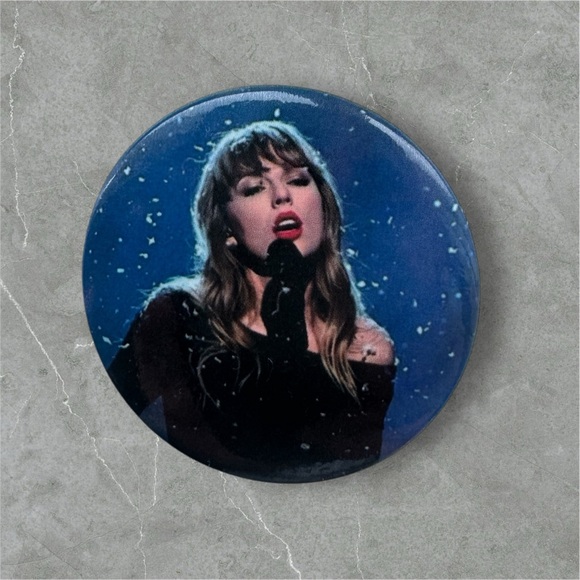 $3 Add-On 🆕Taylor Swift Button Pin - Picture 4 of 10